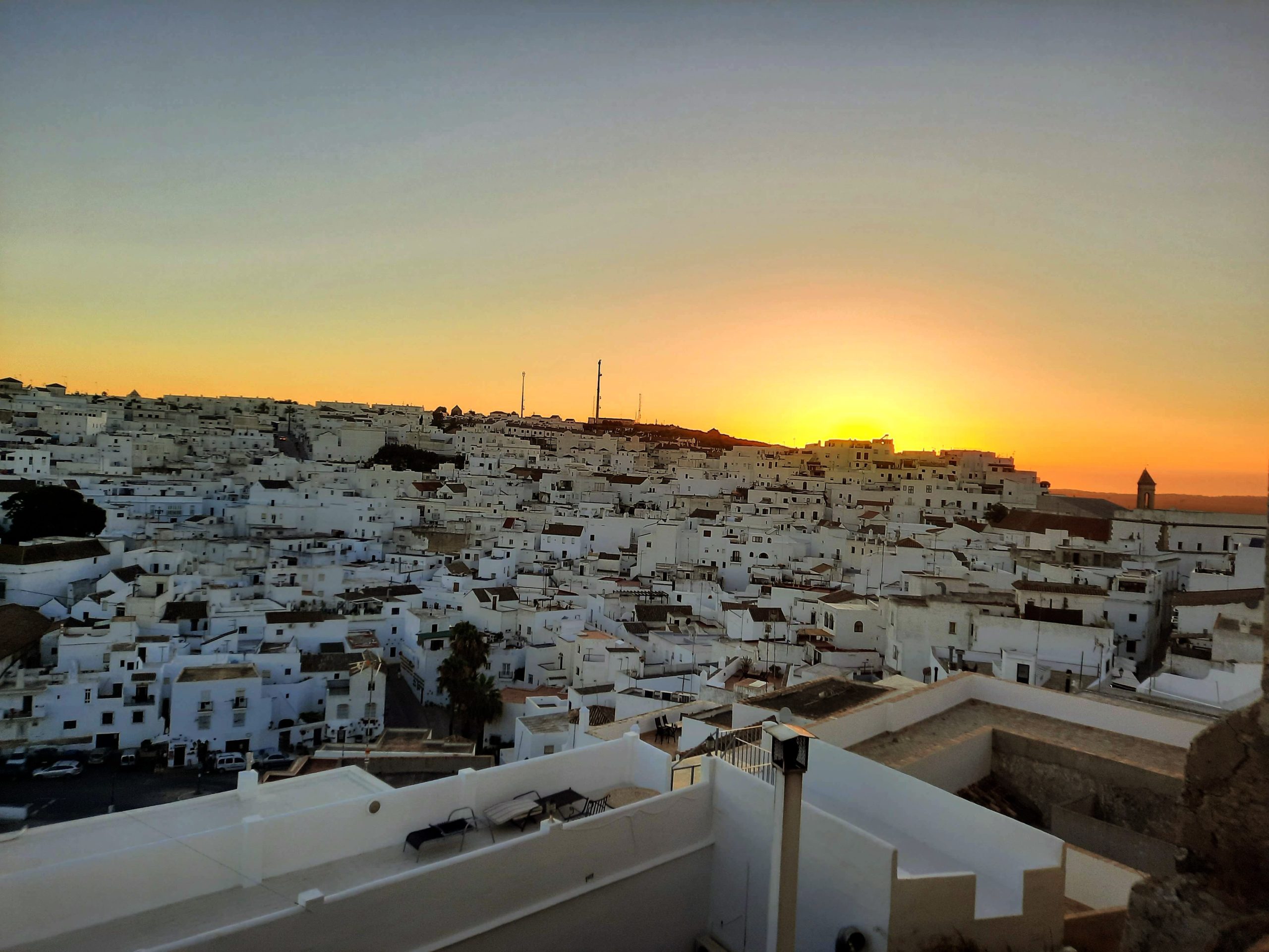 Vista de Vejer desde La Judería, donde hemos probado muchos de estos vinos.